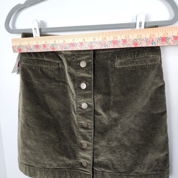Aritzia Wilfred Free Karmen Button Corduroy Mini Skirt Size 8 - Picture 9 of 10